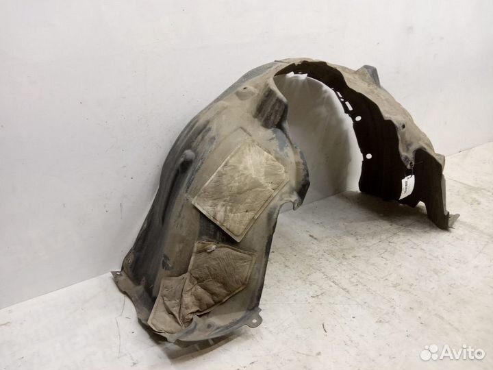 Подкрылок передний левый Toyota Camry XV70 2017
