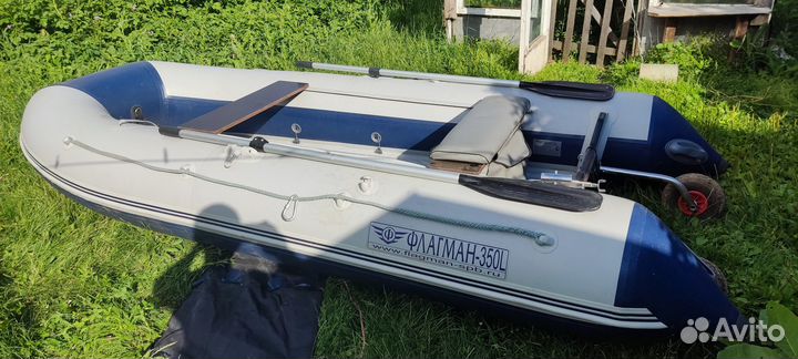 Лодка с мотором