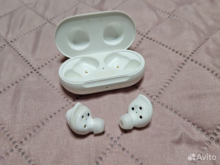 Беспроводные наушники samsung buds+