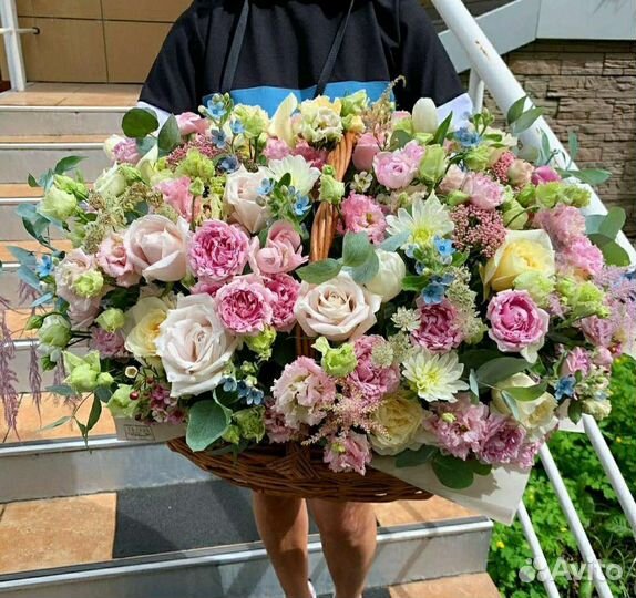 Букеты пионы ромашки