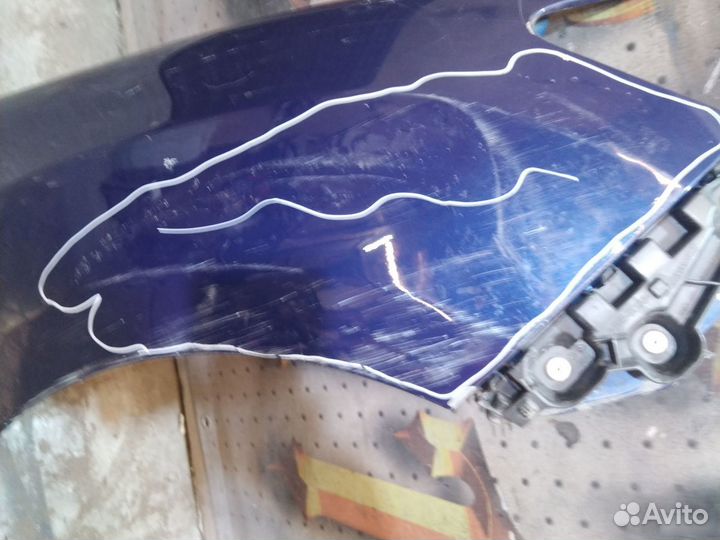 Крыло переднее правое Renault Sandero 2