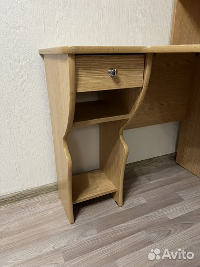 Компьютерный стол бу с полками