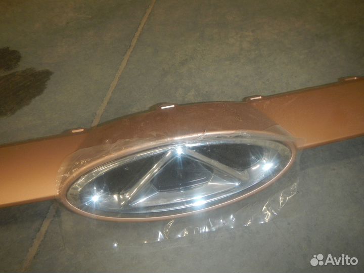 Б/У Б/У Накладка на решетку радиатора, Chery