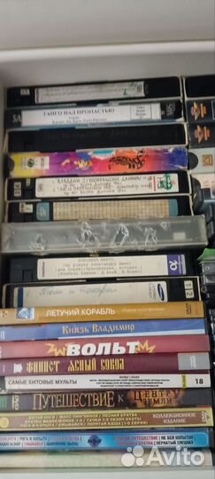 Видео кассеты и диски