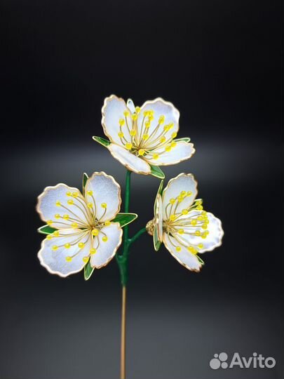 Брошь цветок ручной работы в технике Витраль