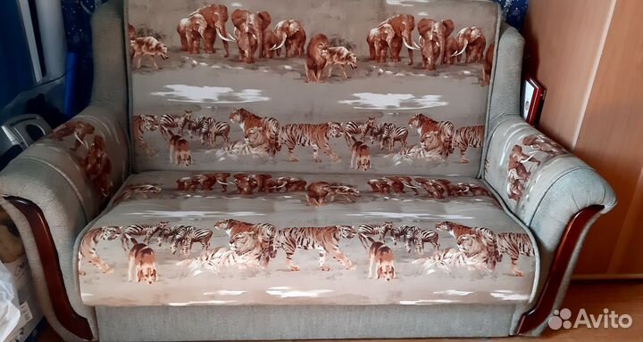 Продаётся диван-кровать малогабаритный