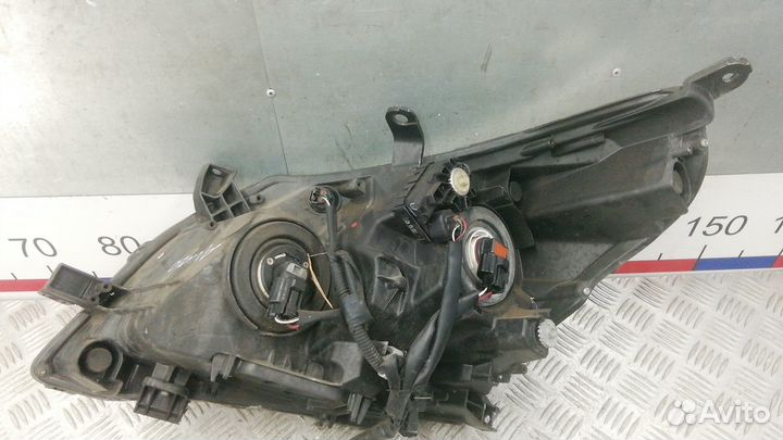 Фара Toyota Verso (2009-2018)