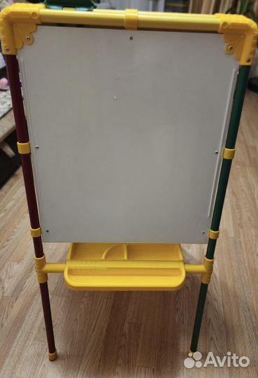 Мольберт Ника