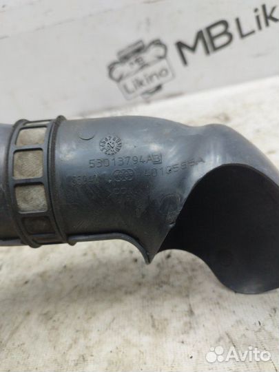 Патрубок воздушного фильтра Jeep Grand Cherokee