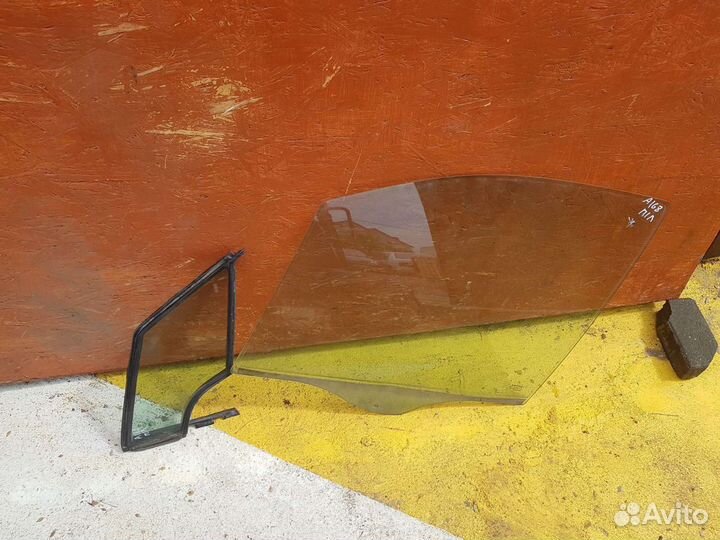 Стекло передней правой и левой двери Mercedes w168