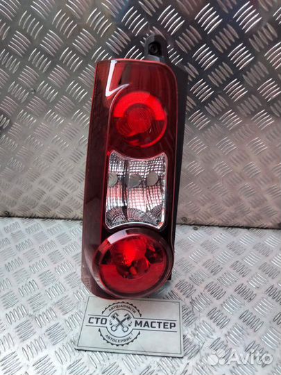 Фонарь задний левый Peugeot Partner 1.6