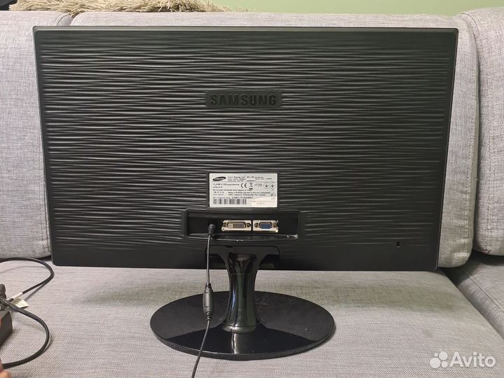 Монитор Samsung LS23B300