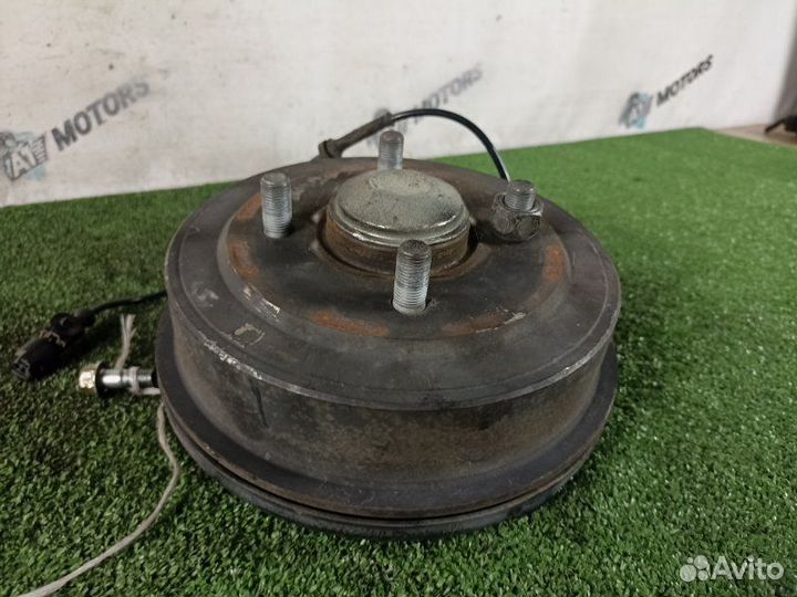 Ступица задняя правая Nissan March AK12 CR12DE