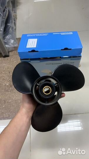 Винт на лодочный мотор Suzuki 15