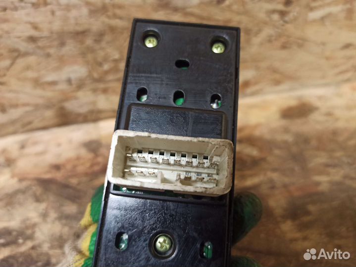 Блок управления подъемниками Hyundai Tucson 1