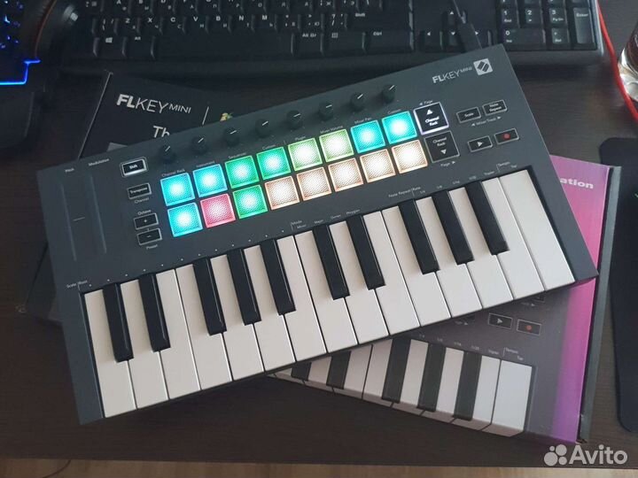 Миди-клавиатура Novation FLkey mini