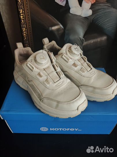 Кожаные кроссовки Котофей