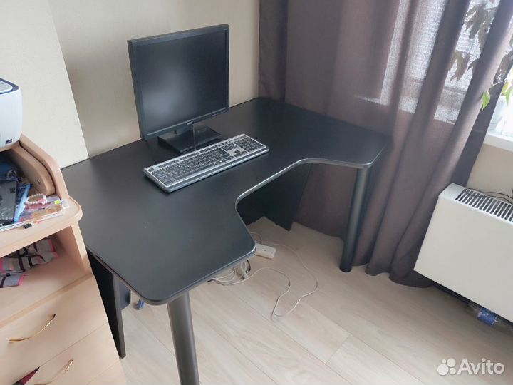 Компьютерный стол новый