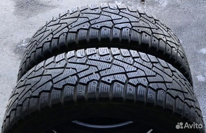 Pirelli Ice Zero 215/65 R16