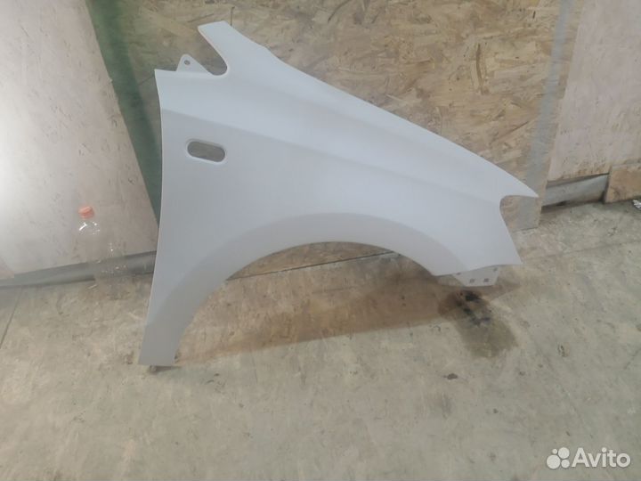 Крыло передние на volkswagen polo 2015