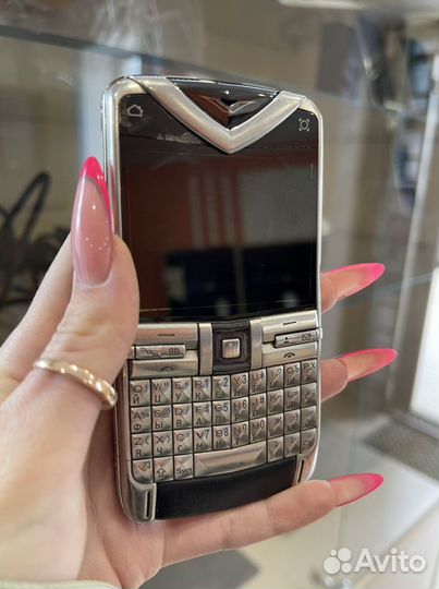 Vertu Constellation Quest, 8 ГБ