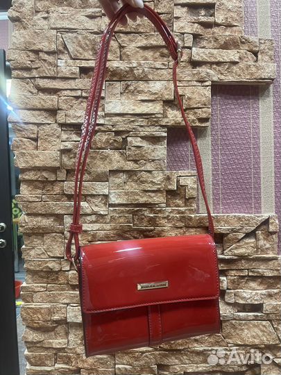 Сумка красная лаковая