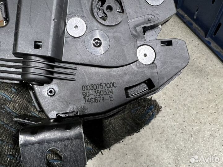 Замок борта багажника левый BMW X5 G05 X7 G07