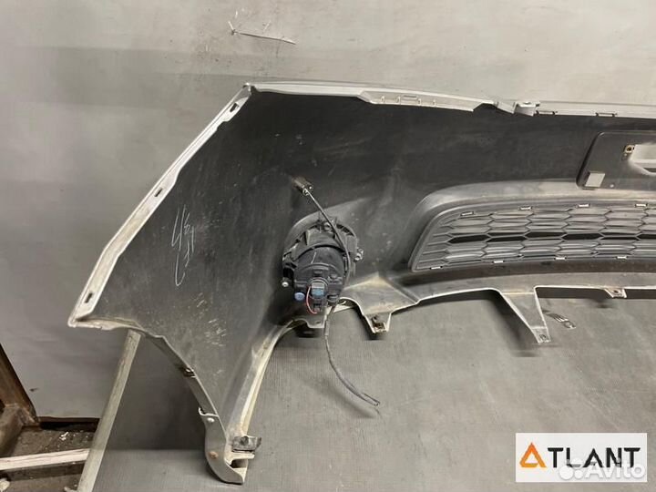 Бампер передний toyota isis