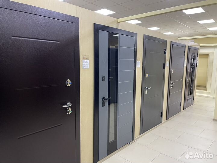Склад-магазин входных металлических дверей