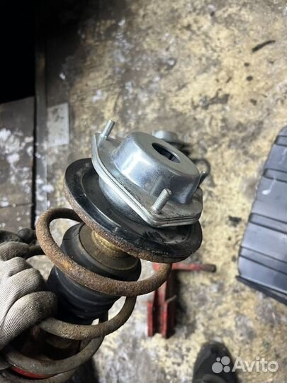 Стойки передние 2109 2110 2111 2112 2114 приора