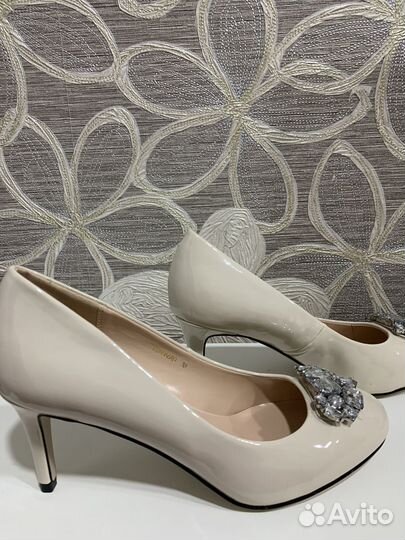 Туфли женские 38 размер бежевые