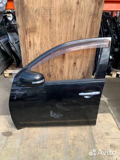 Передняя левая дверь Митсубиши Аутлендер XL CW5W