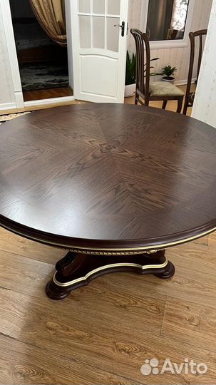 Кухонный стол