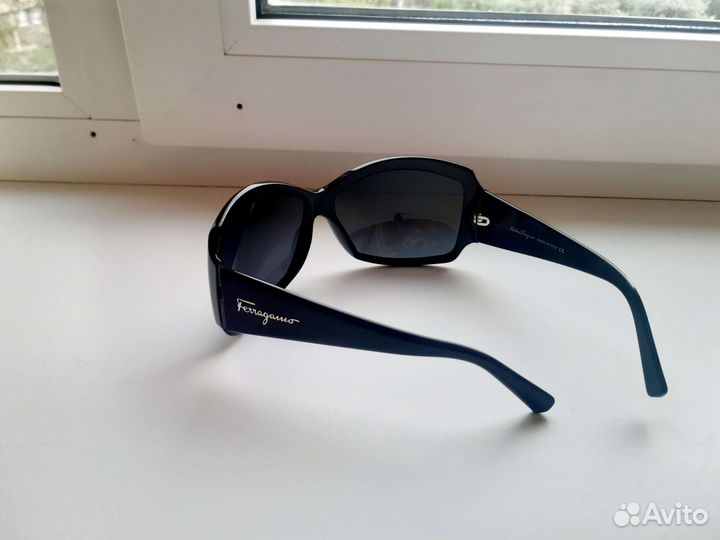 Солнцезащитные очки женские брендовые