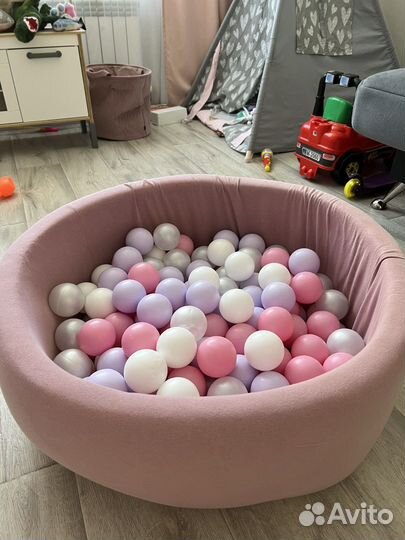 Бассейн с шариками