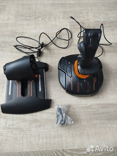 Джойстик для авиасимуляторов thrustmaster