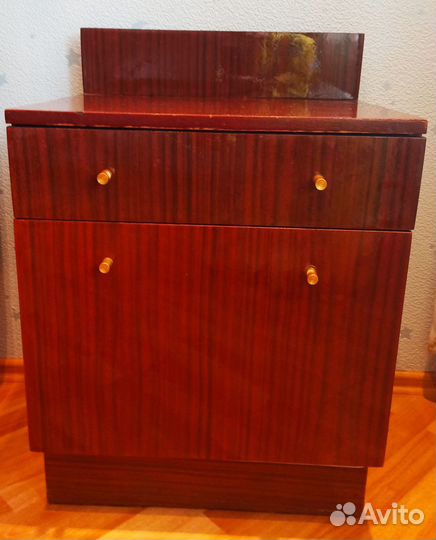 Тумба прикроватная