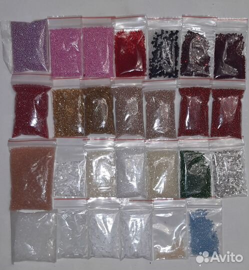 Два набора бисер, бусы, паетки