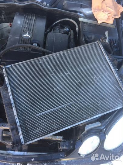 Радиатор мерседес 211