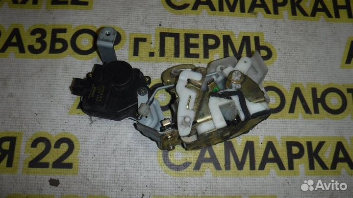 Замок двери задней правой Mitsubishi Pajero III 1