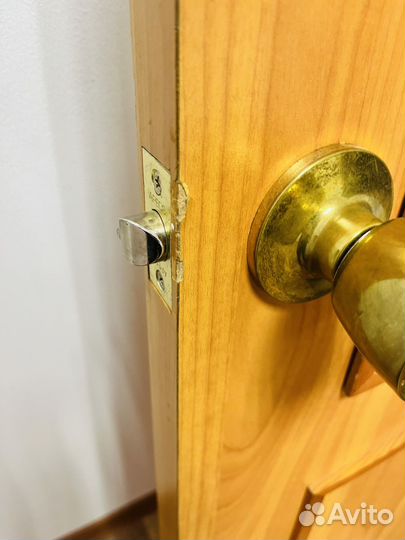 Дверь деревянная бу 80 см