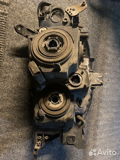 Фара правая Mitsubishi L200