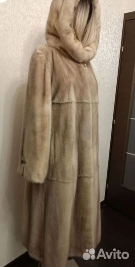 Шуба норковая р. 48 с капюшоном