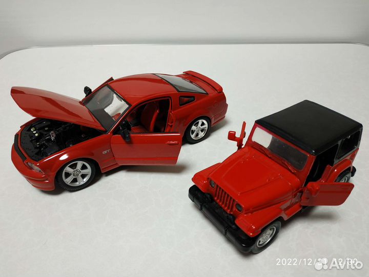 Коллекционная машинка Jeep Wrangler