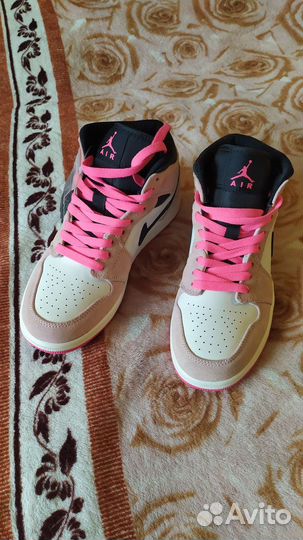 Nike Air Jordan 1 Mid SE Hyper Pink / Оригинал