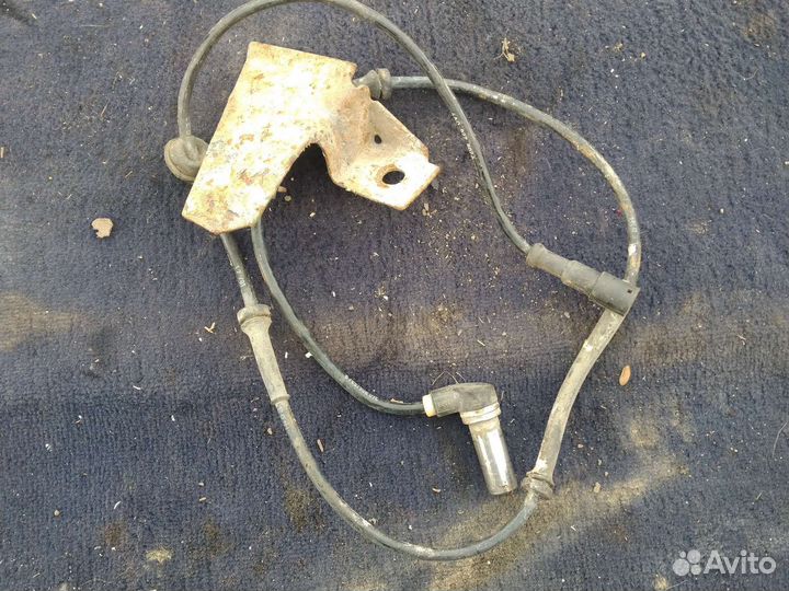 Задний датчик ABS audi 100 200 quattro 4a0927807a