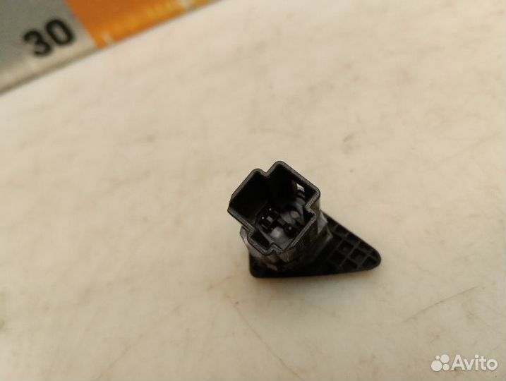 Кнопка открывания багажника Ford Focus 1 2.0 1999