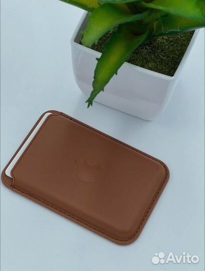 Чехол-бумажник Apple FineWoven Magsafe для iPhone