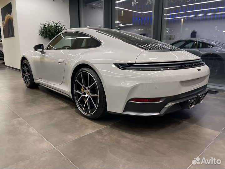 Porsche 911 Carrera 4 GTS 3.6 AMT, 2024