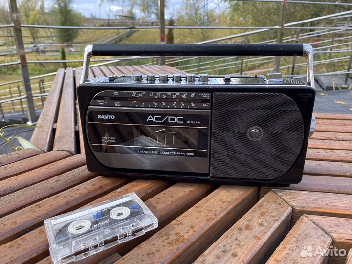 Магнитофон Sanyo M1740H